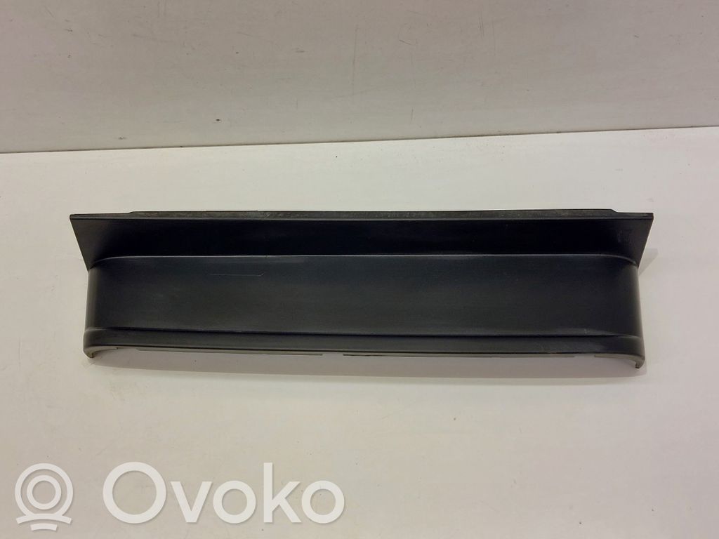 Volkswagen Caddy Listwa pod lampę tylną 