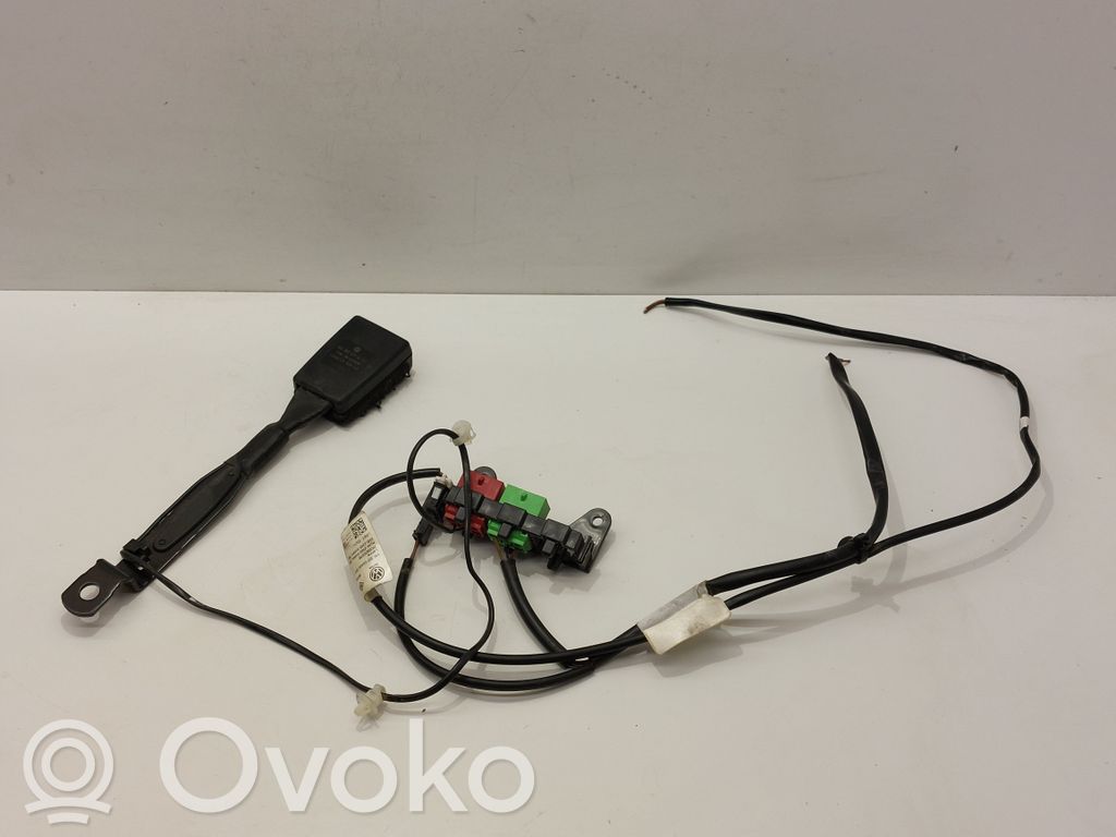 Volkswagen Caddy Istuimen johdotus 