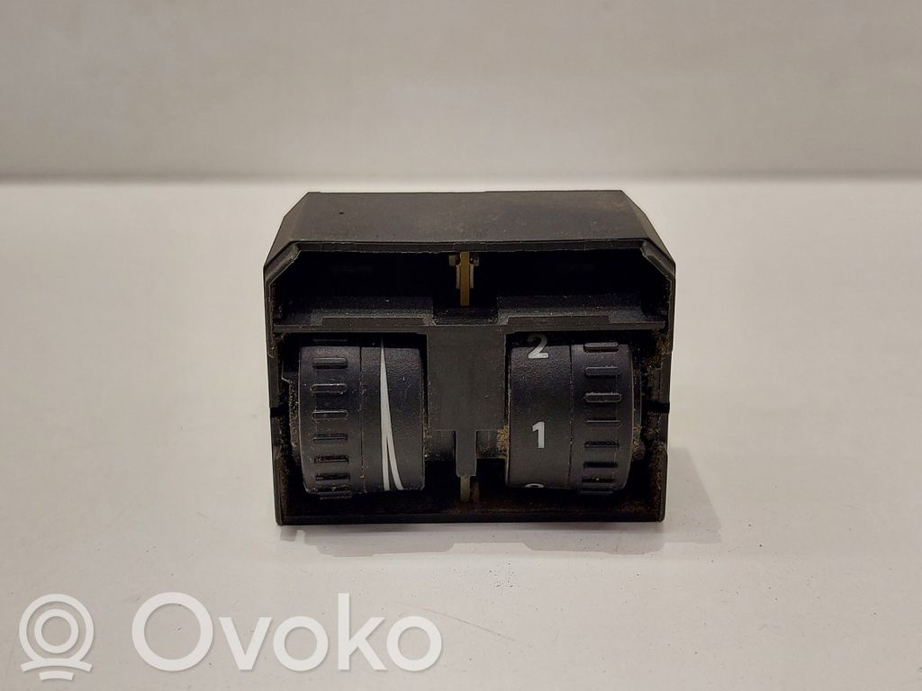 Headlight level height control switch   2K0941333B