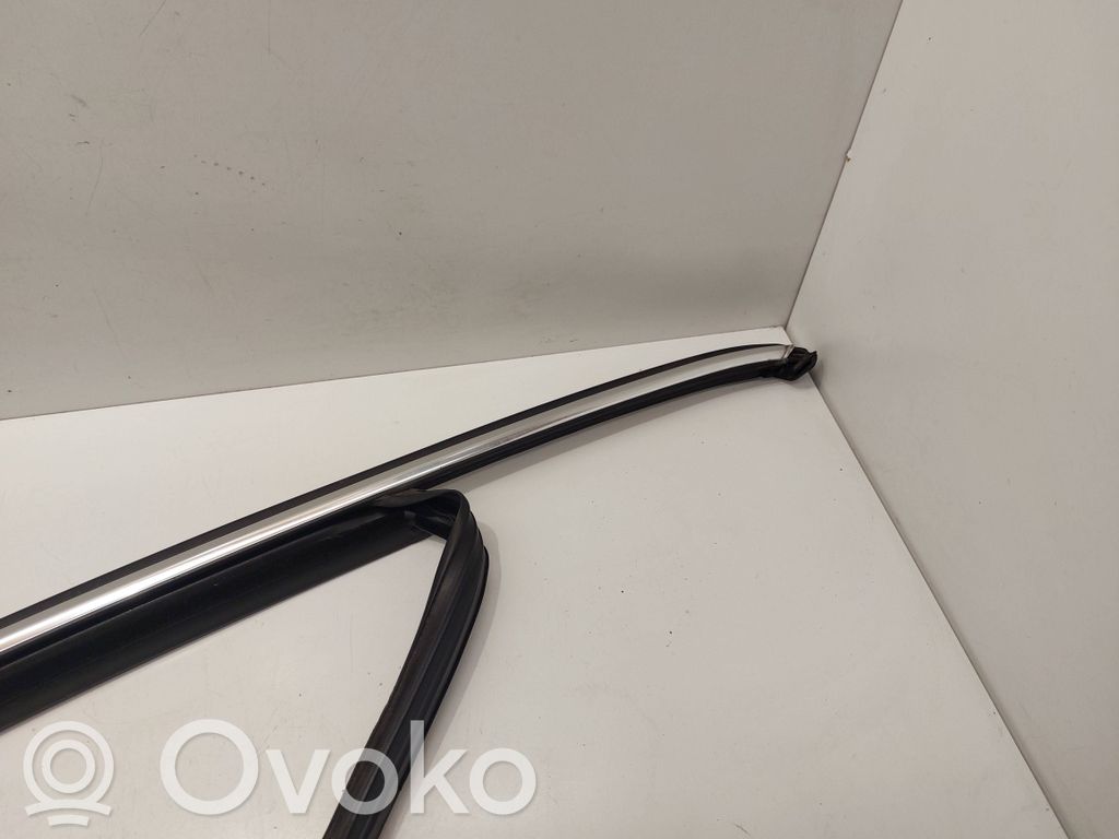 Volkswagen PASSAT B8 Cheder cauciuc geam față 