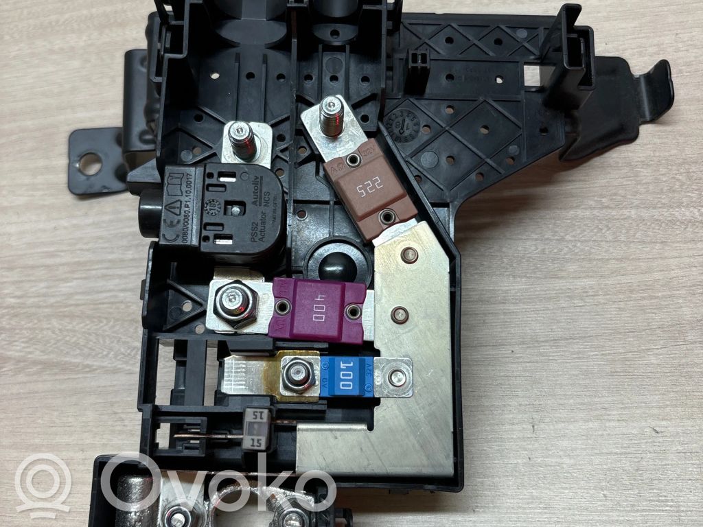 Volvo S90, V90 Relé de control de corriente 