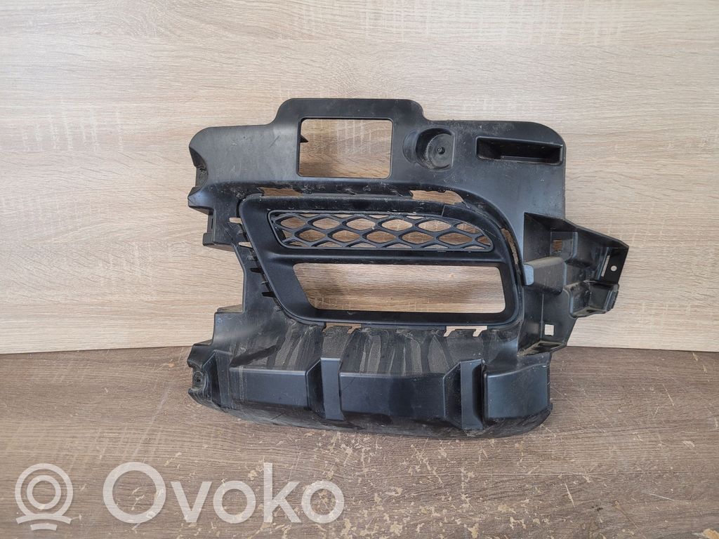 Dodge Durango Front fog light trim/grill 