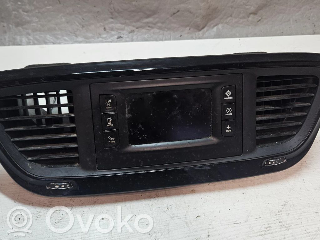 Chrysler Pacifica Screen/display/small screen 