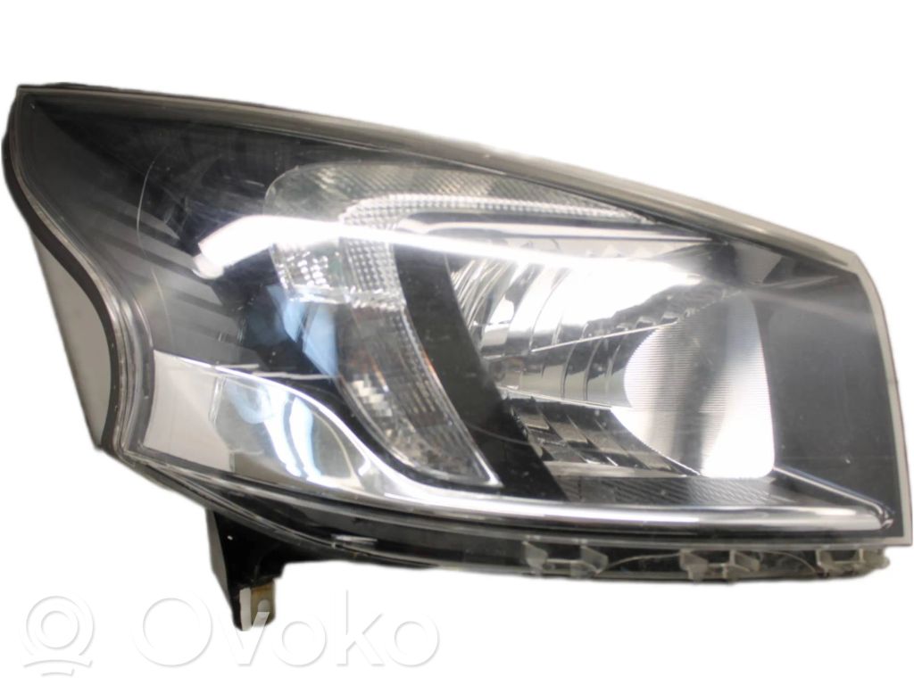 Renault Trafic III (X82) Scheinwerfer 