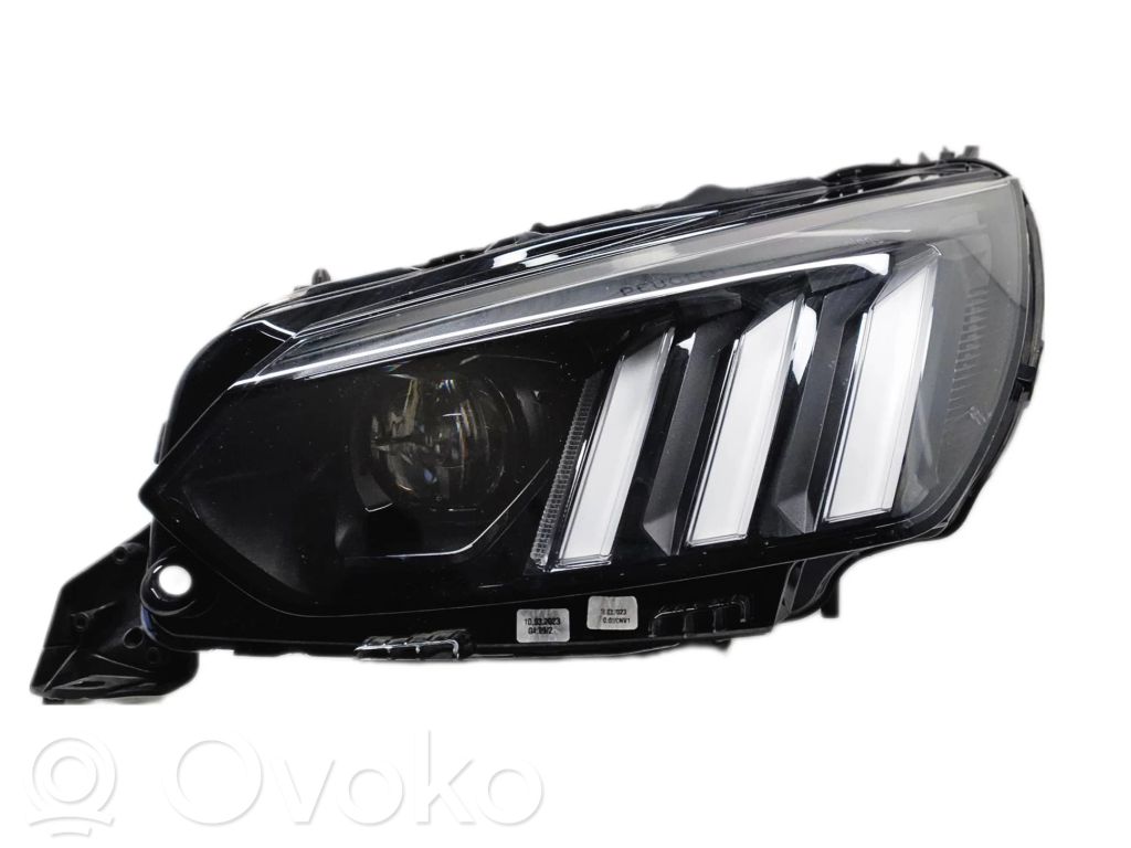 Peugeot 2008 II Lampa przednia 