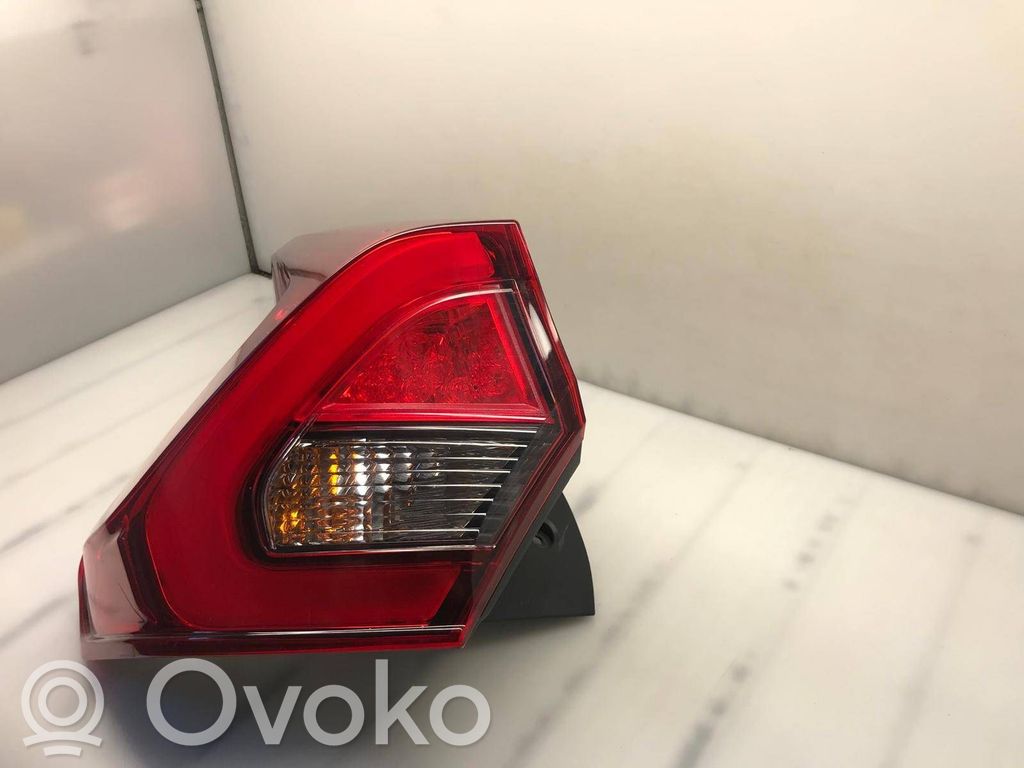 Rear/tail lights   8330B013