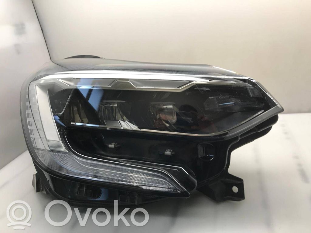 Renault Captur II Lampa przednia 
