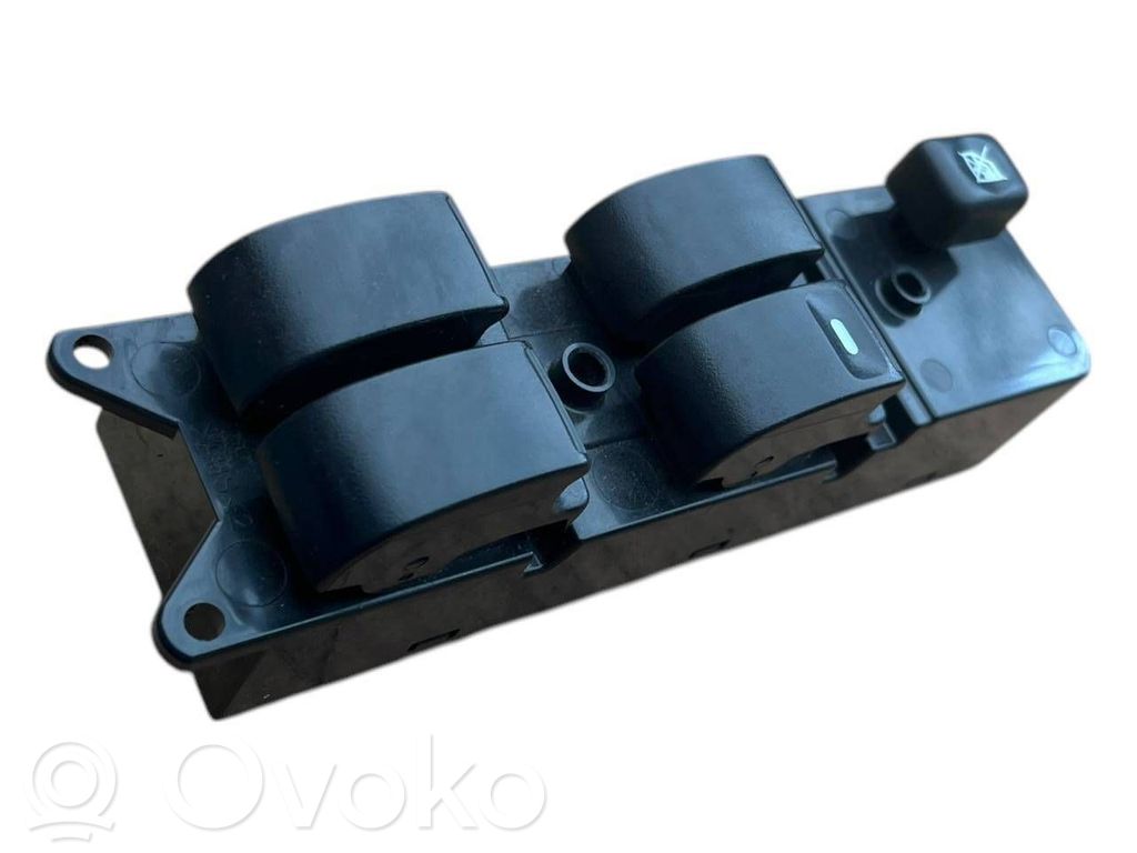 Interruptor del elevalunas eléctrico   C8DD640M,2428D1
