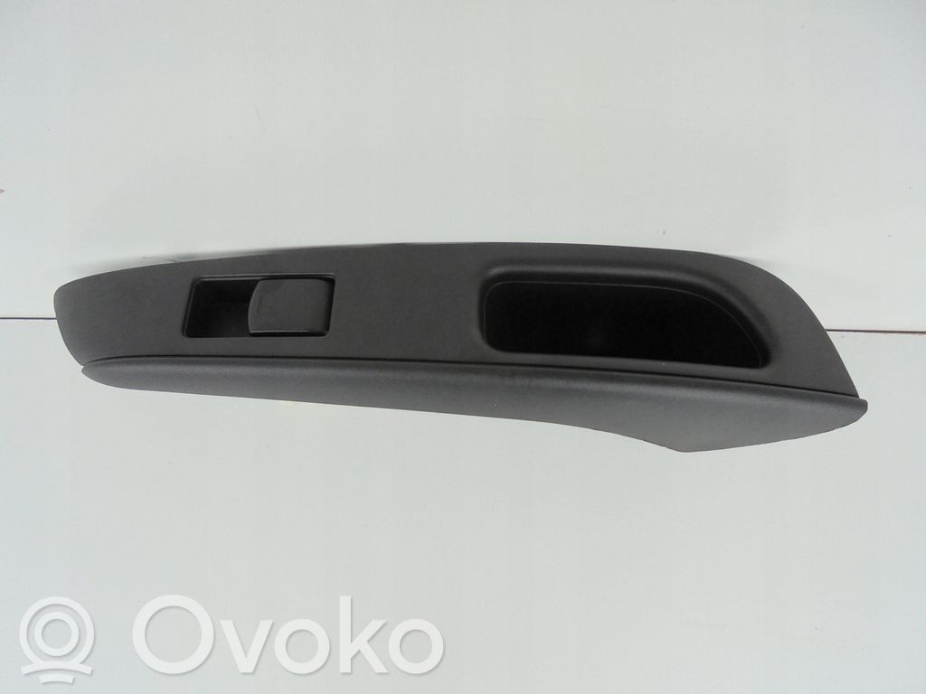 Electric window control switch   829603VW0A