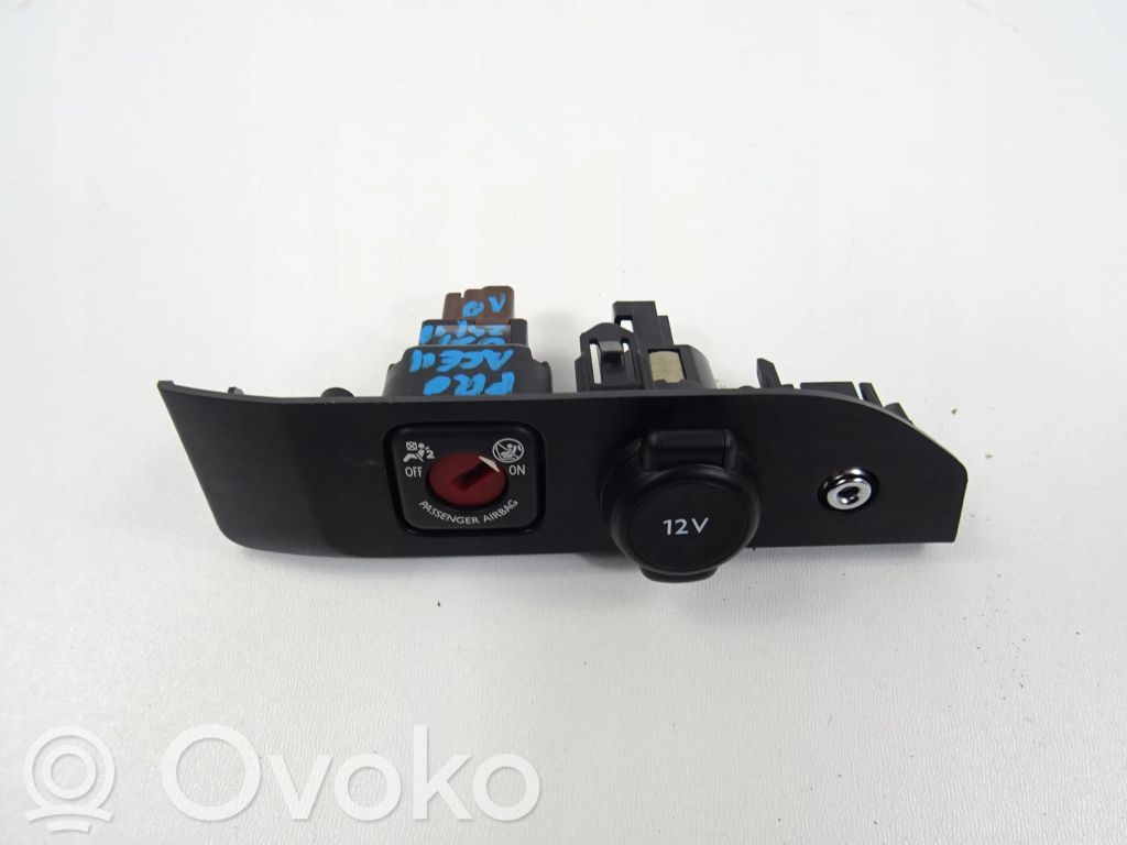 Toyota Proace 12 V Socket (front) 