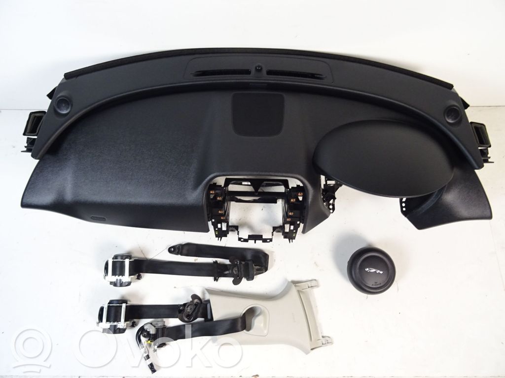 Jaguar XE Panelė 