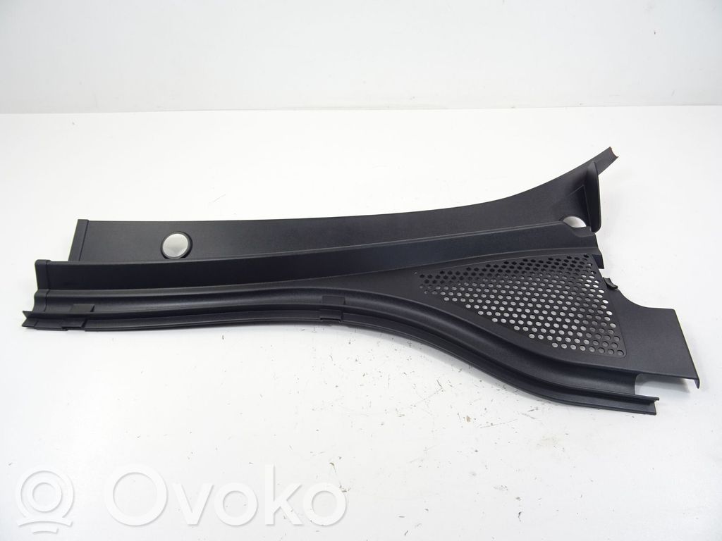 Volkswagen Tiguan Wiper trim 