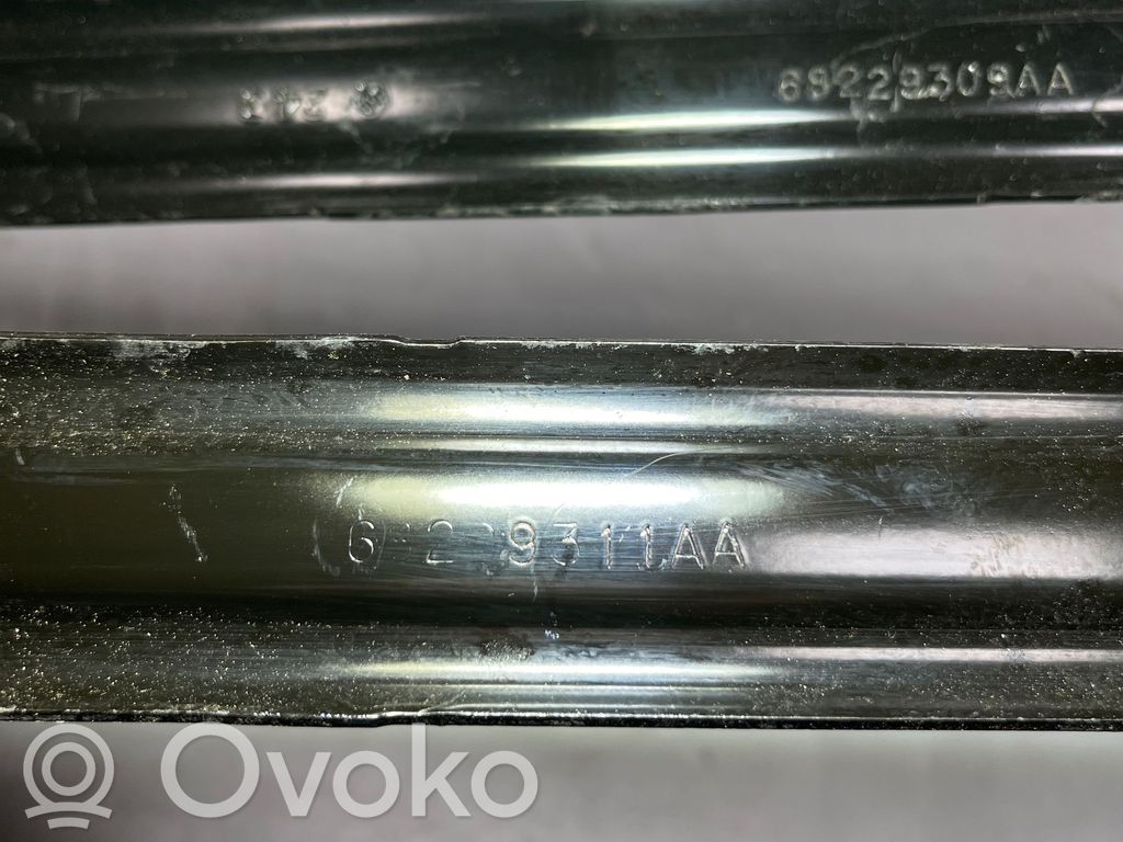 Polttoainesäiliön kannake   68229309AA,68229311AA