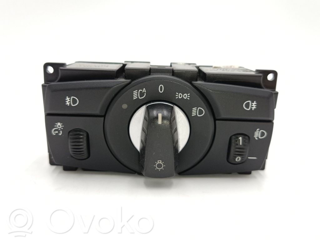 Light switch   6988555,9134725