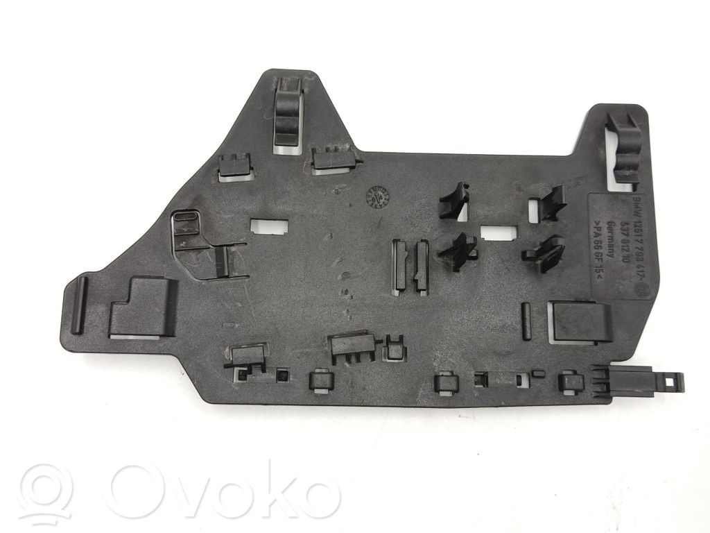 BMW 5 E60 E61 Muu moottoritilan osa 