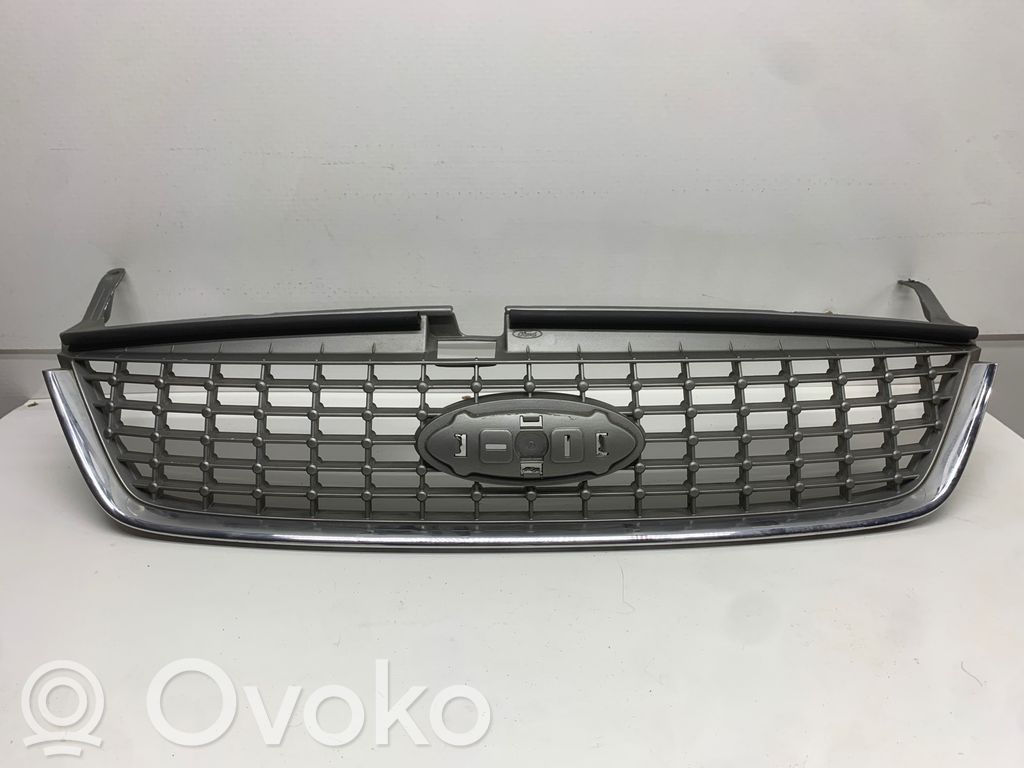 Ford Mondeo MK IV Etusäleikkö 