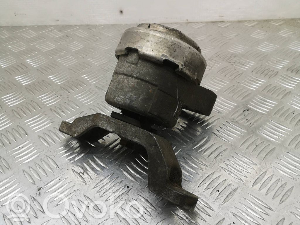Ford Mondeo MK IV Engine mount bracket 