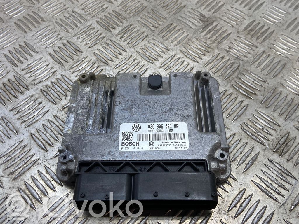 Volkswagen PASSAT B6 Engine control unit/module 
