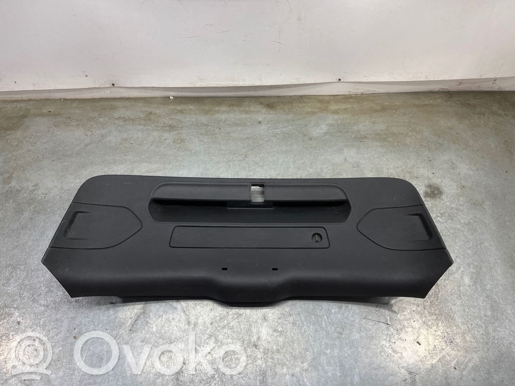 Audi Q3 8U Poszycie / Tapicerka tylnej klapy bagażnika 