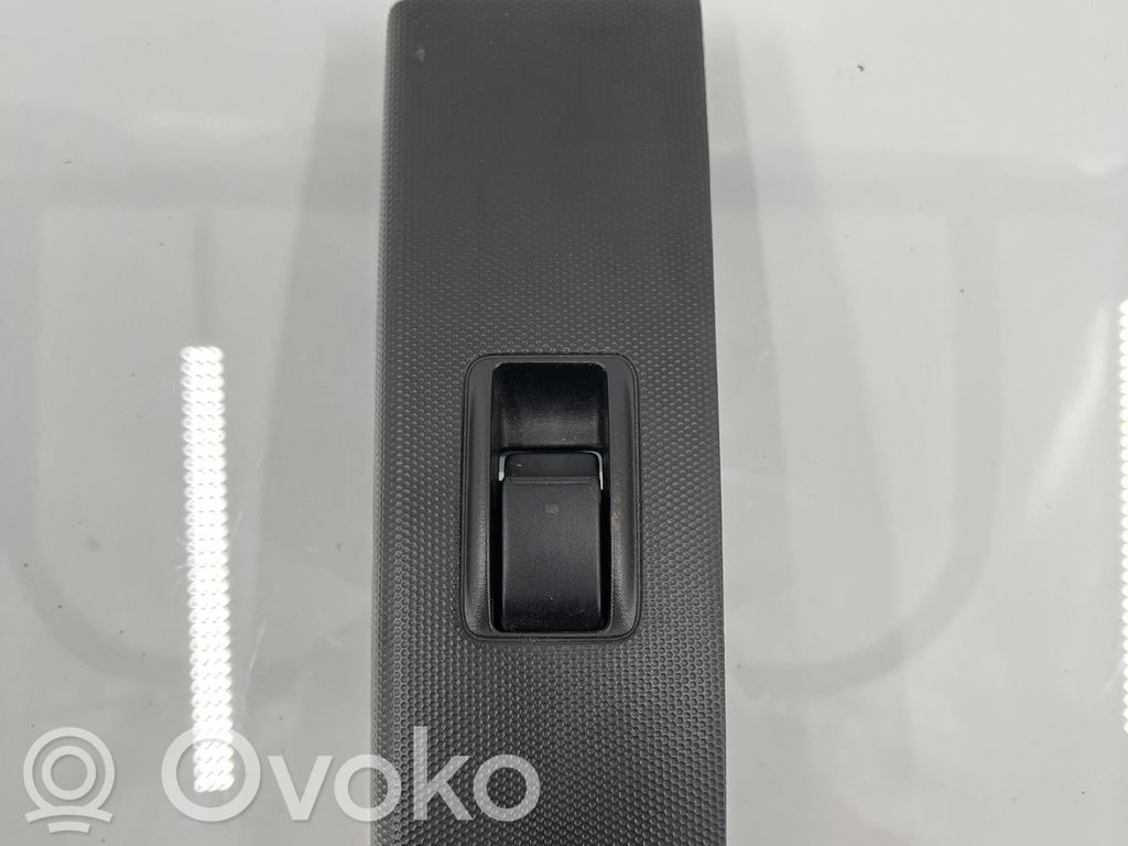 Toyota Corolla Verso AR10 Przyciski szyb 