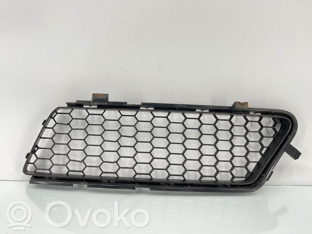 Alfa Romeo 159 Etupuskurin alempi jäähdytinsäleikkö 