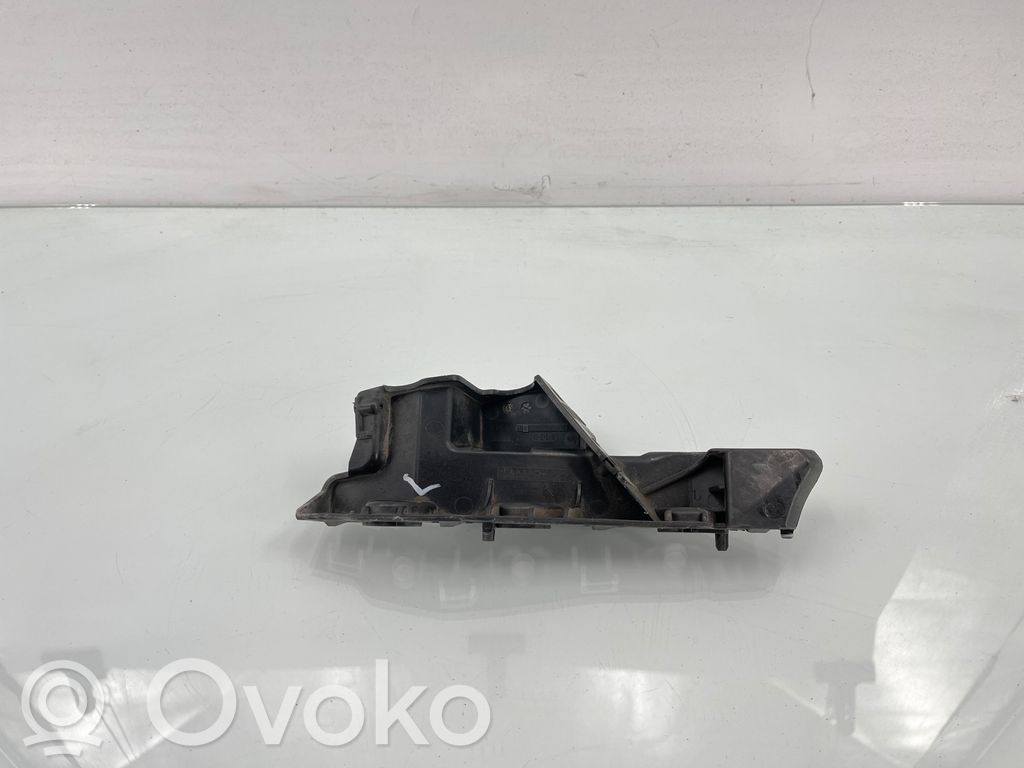 Audi Q7 4M Front bumper mounting bracket 