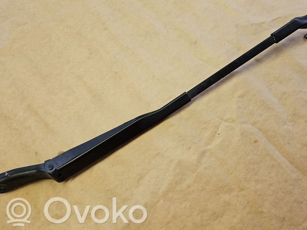 Mercedes-Benz SL R230 Front wiper blade arm 