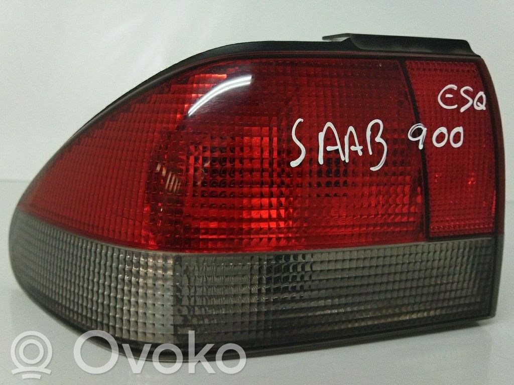 Tailgate rear/tail lights