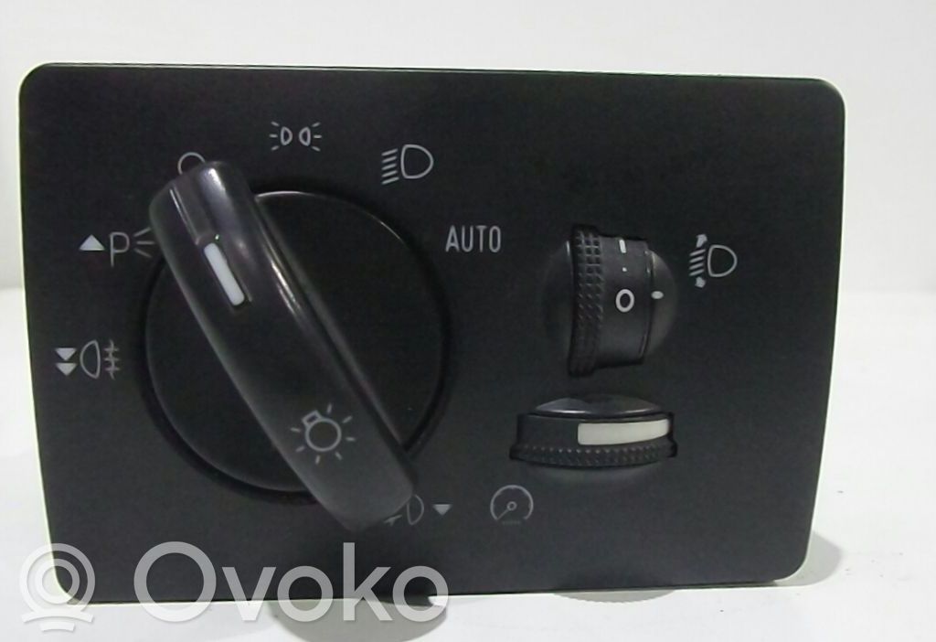 Otros interruptores/perillas/selectores   4M5T13A024CA