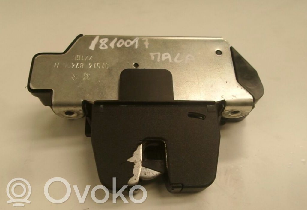 Tailgate exterior lock   9677220380