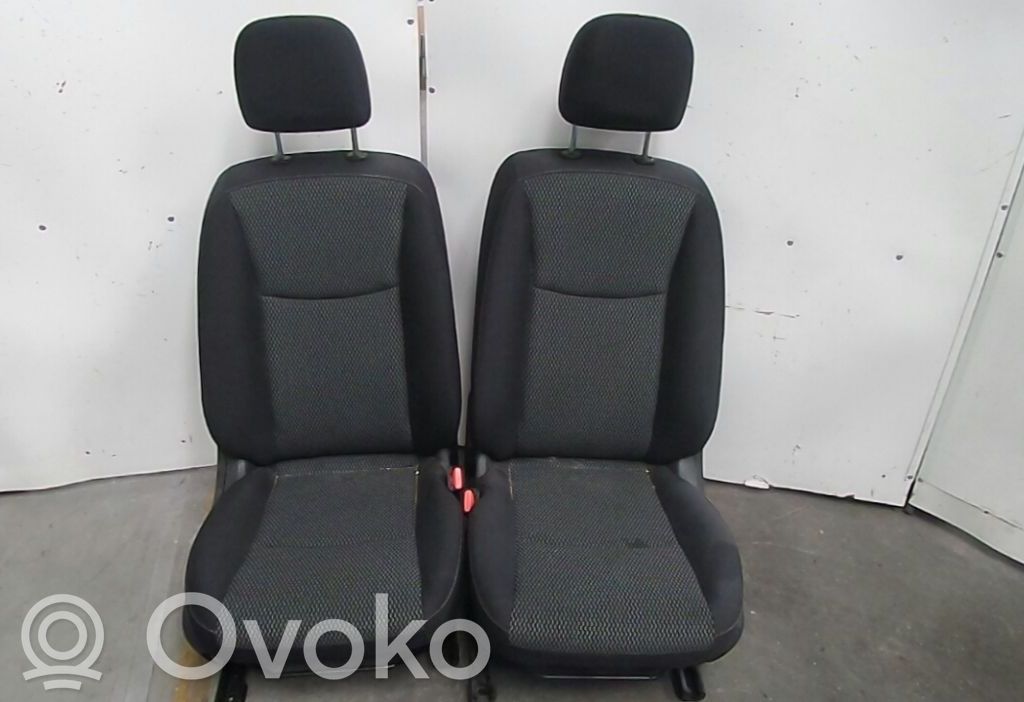 Nissan Pulsar Fotele / Kanapa / Komplet 