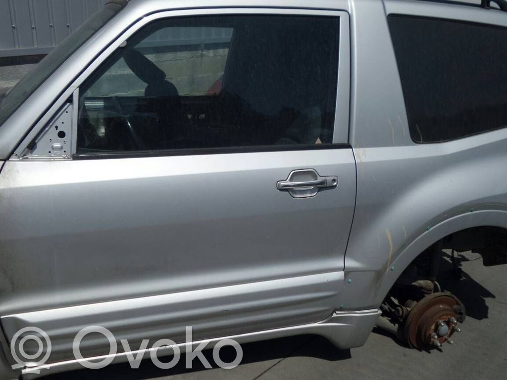 Mitsubishi Pajero Ușă față 