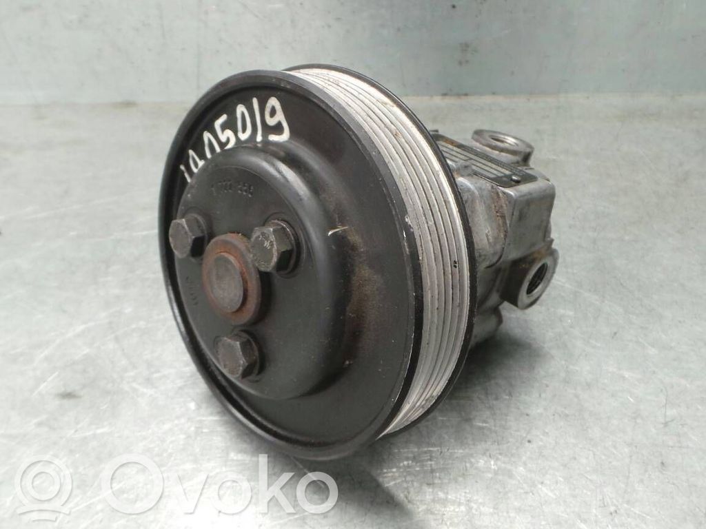 BMW 5 E34 Power steering pump 