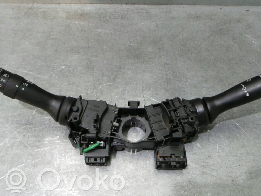 Toyota Yaris Altri interruttori/pulsanti/cambi 