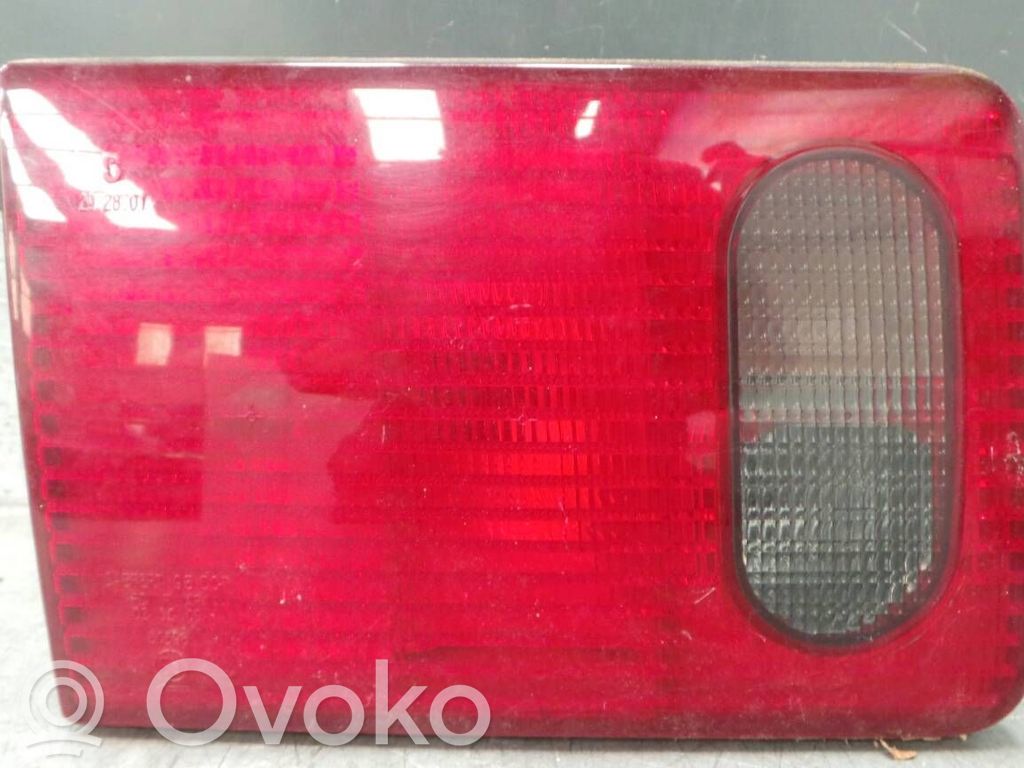 Audi A8 S8 D2 4D Aizmugurējais lukturis pārsegā 