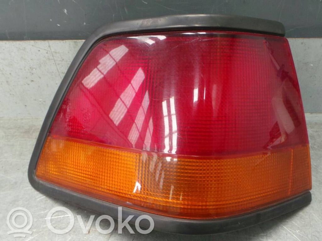 Daewoo Espero Aizmugurējais lukturis pārsegā 
