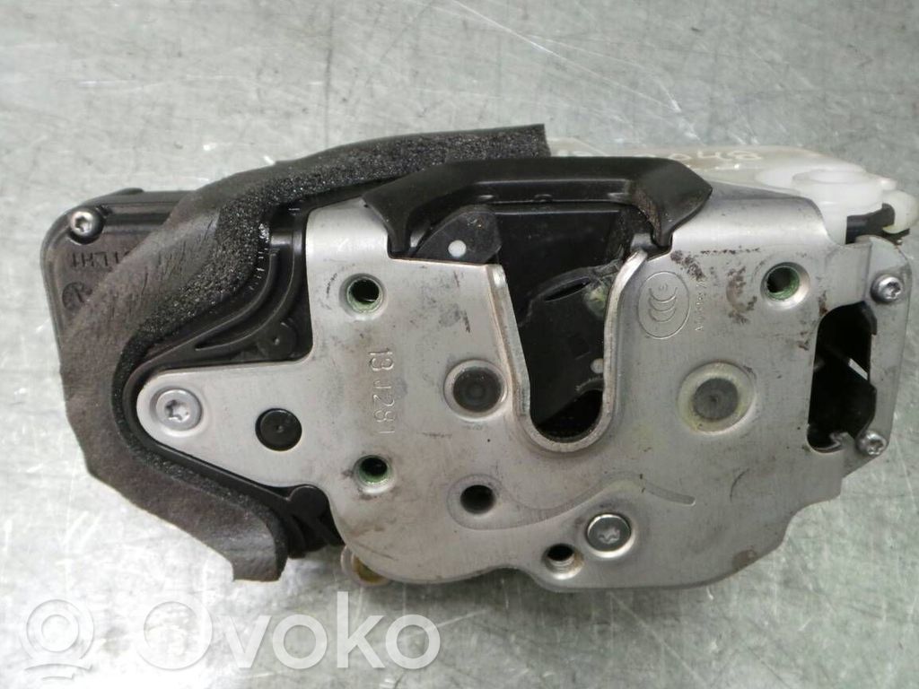 Opel Astra J Încuietoare ușă față 