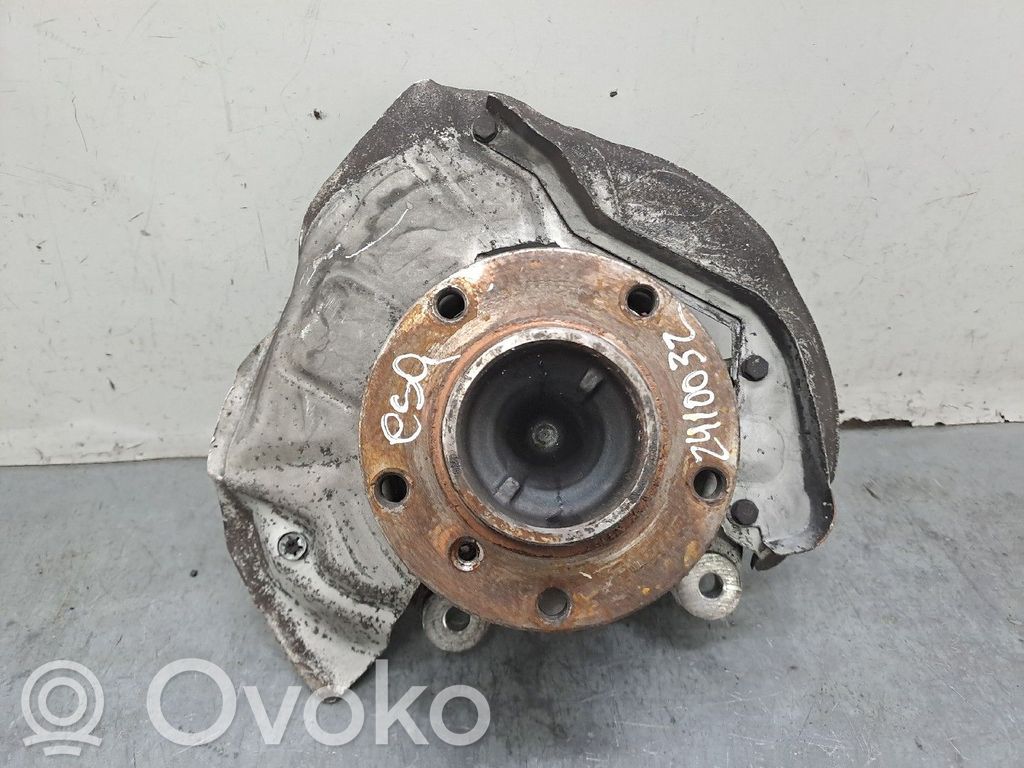 Front wheel hub spindle knuckle
