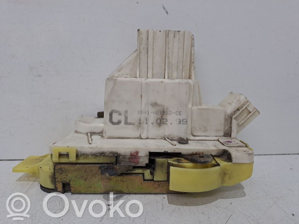 Etuoven lukko   XS41A21812CE