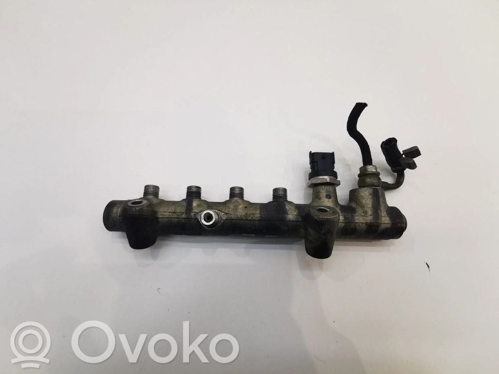 Opel Astra H Polttoainepääputki 