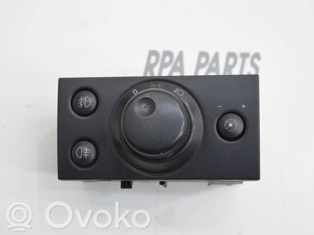 Light switch   13177067,11245815