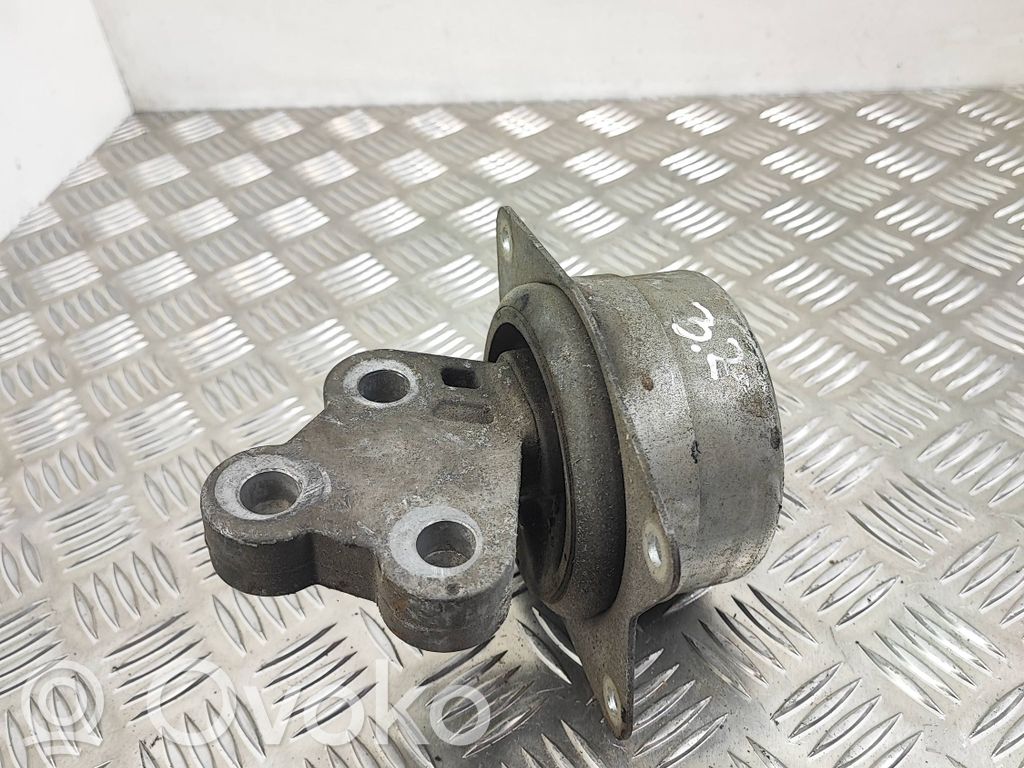 Opel Vectra C Engine mount bracket 