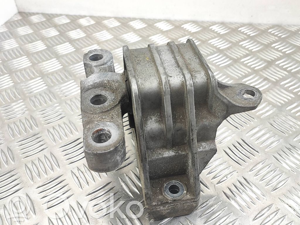 Opel Vectra C Engine mount bracket 