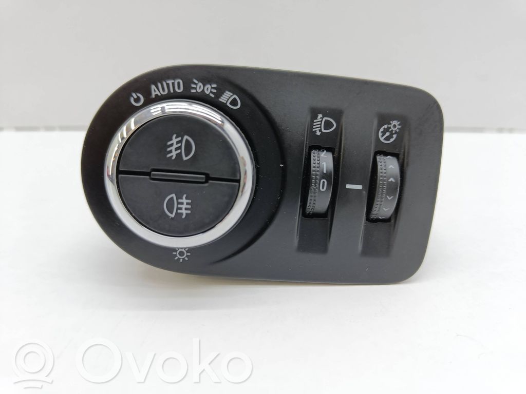 Opel Zafira C Light switch 