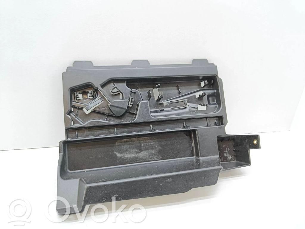 Other trunk/boot trim element   7141859