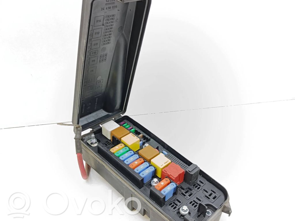 Opel Vectra C Fuse module 