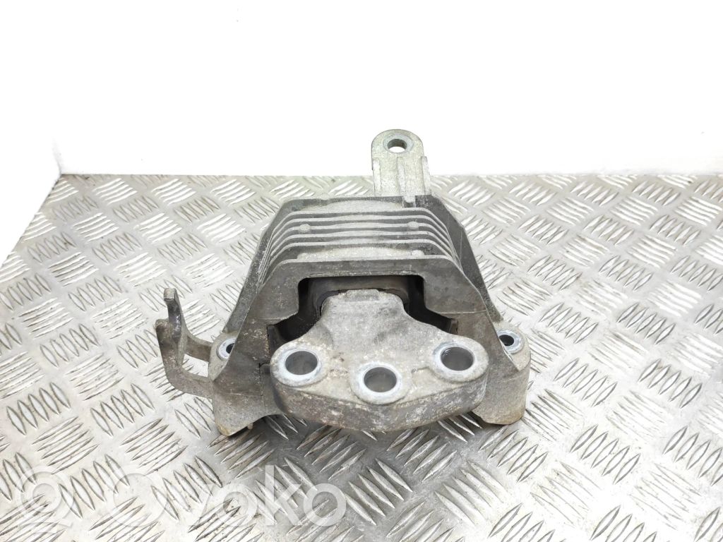 Opel Astra J Engine mount bracket 