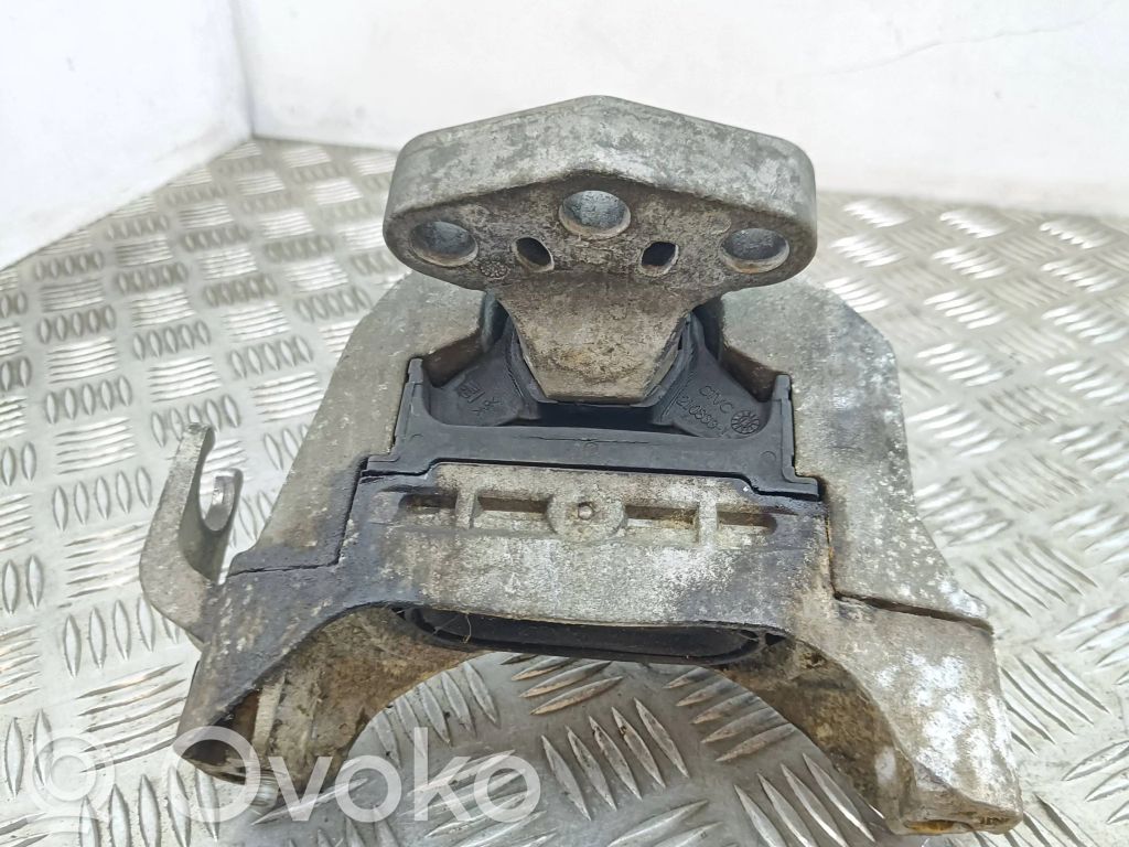 Opel Zafira C Engine mount bracket 