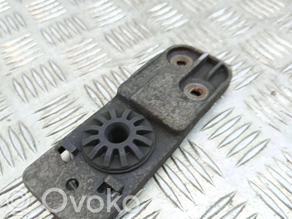 Opel Zafira C Radiator support slam panel bracket 
