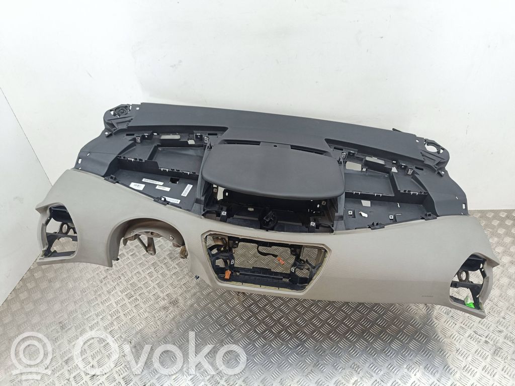 Citroen C4 I Picasso Kojelauta 